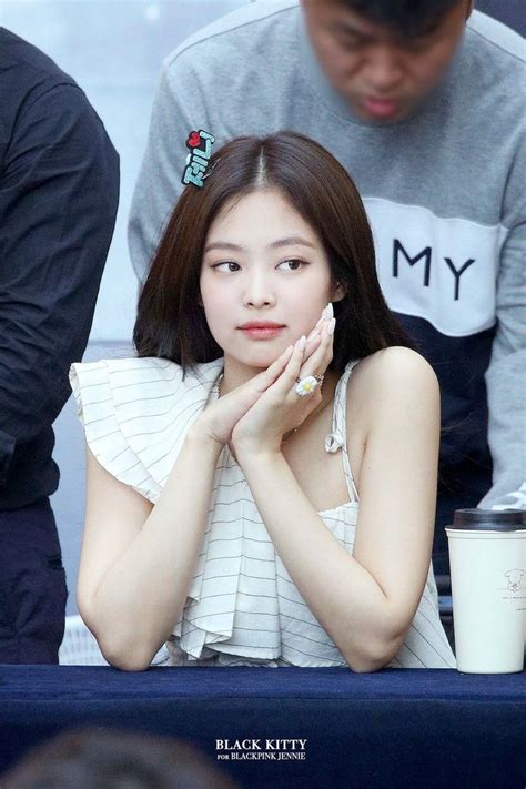 𝔹𝕝𝕒𝕔𝕜 𝕂𝕚𝕥𝕥𝕪 Blackkitty Jn Twitter Jennie Kim Blackpink Blackpink Fashion Blackpink Jennie