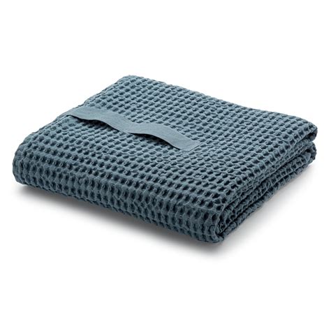 Towel Waffle Piqué Light Blue Bath Towel Manufactum