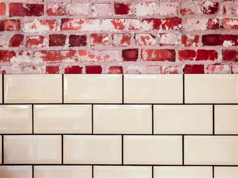 Download White And Red Tile Wallpaper