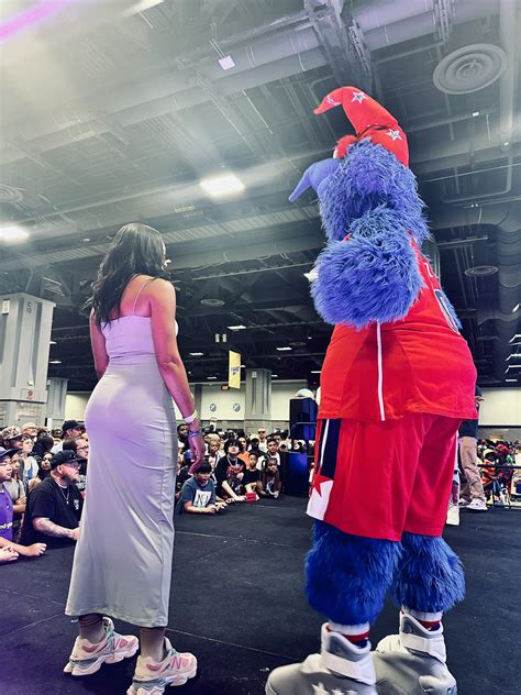 Britt Waters On Twitter A Dream Come True On Stage At Sneakercon Dc