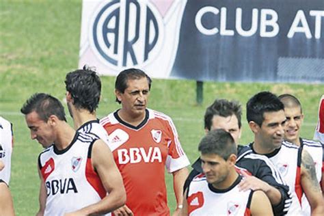 El River Plate De Ramón Díaz Derrotó A San Martín Con Goles De Lanzini