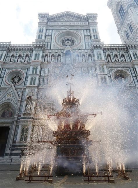 OK Firenze Lo Scoppio Del Carro Torna Con Il Volo Perfetto Della