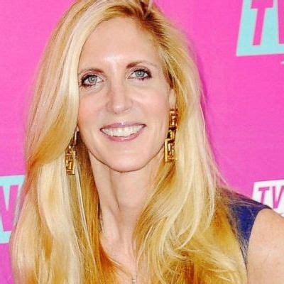 Quién es Ann Coulter Wiki edad esposo valor neto altura