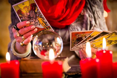 Tarot Divinatoire histoire explication tirage et détails