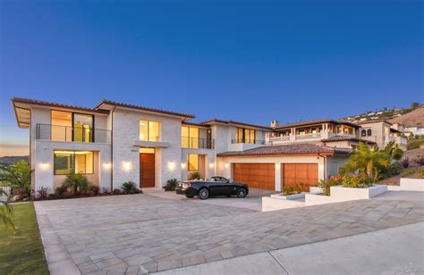 A Newly Completed California Oceanfront Home Aiming for $8,688,000