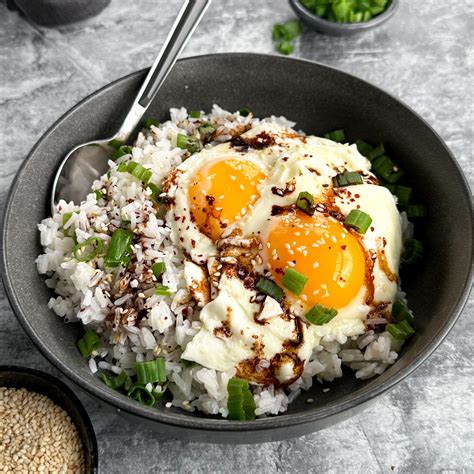 White Rice And Eggs | Simple & Delicious