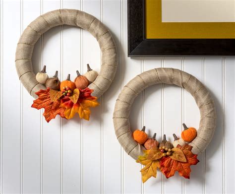 how to make a wreath with decorative mesh