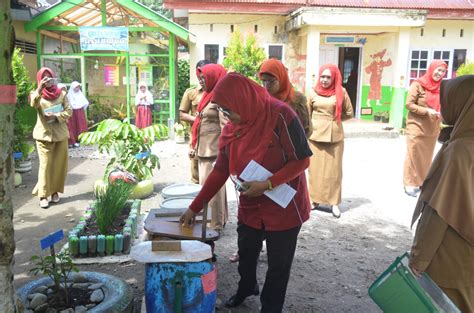 Tim Penilai Adiwiyata Sumbar Verifikasi Lapangan Di SDN 03 Garagahan