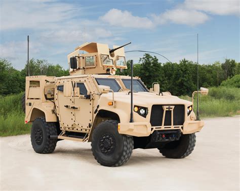 humvees replacement    army   built  oshkosh  deal