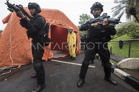 SIMULASI PENGAMANAN KTT OKI ANTARA Foto