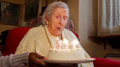 Worlds Oldest Woman Shares Her Secret To Long Life Eating Eggs And