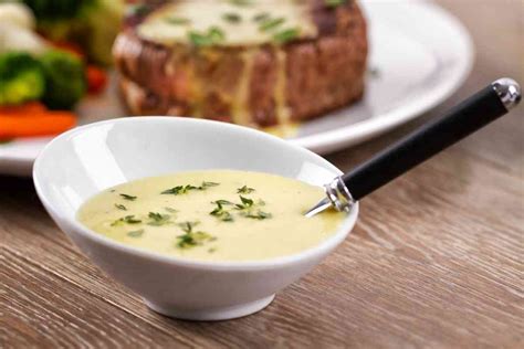 What Does Bearnaise Sauce Taste Like