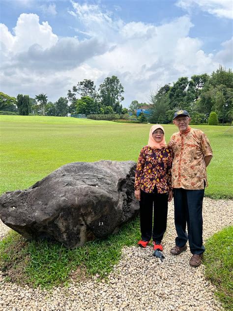 Pm Lee Thanks Madam Halimah At Farewell Ceremony Says She Fulfilled