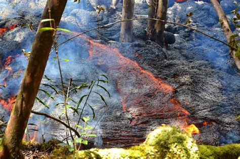 Family Travel Blog : Hawaii Daily Photo: River of lava