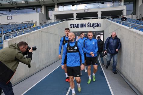 Kibice Ruchu Chorz W Zape Niaj Stadion L Ski Niebiescy Uruchomili