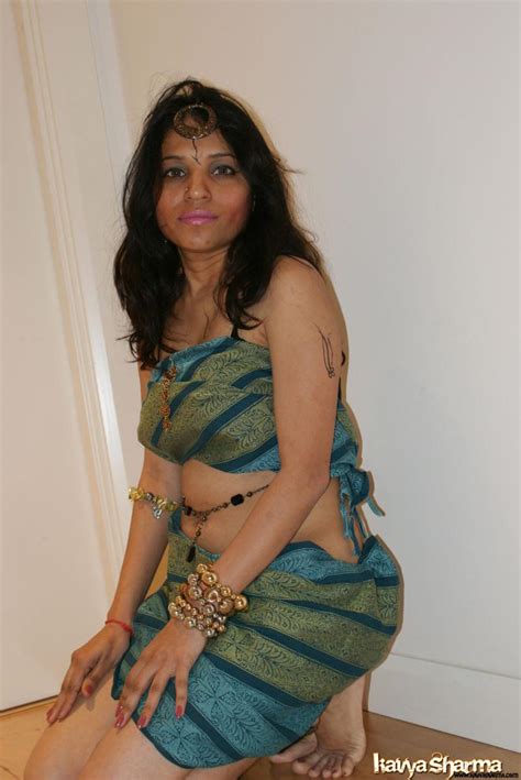 Indian MILF Kavya Sharma Gets Completely Naked In Front Of A Bedroom Door CoedCherry