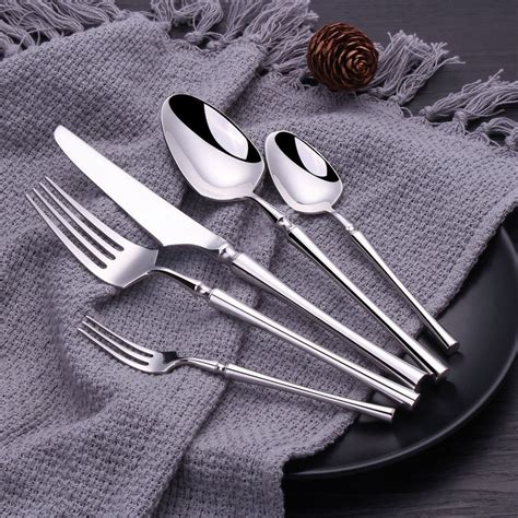 KINLEE Mirror Polished 30 Piece Silver Flatware Set Urban Kitchen