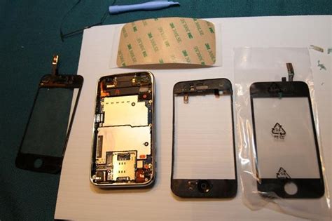 Boy fixes cracked iPhone screen for $21.95 (photos) - CNET