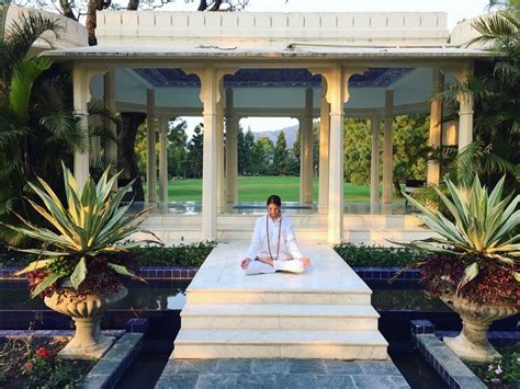 8 Popular Yoga Retreats In India For A Spiritual Escape Blog