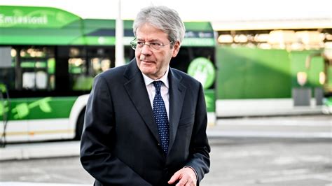 A Gentiloni S Rotto L Algoritmo Accantona La Proverbiale Prudenza E