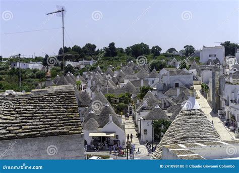 Alberobello E Il Suo Trulli Famoso Immagine Editoriale Immagine Di