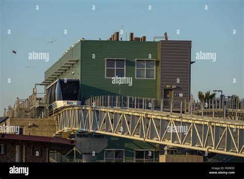 BART, Oakland, California Stock Photo - Alamy