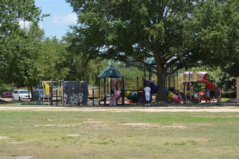 Kiwanis Recreation Center And Honeycutt Park