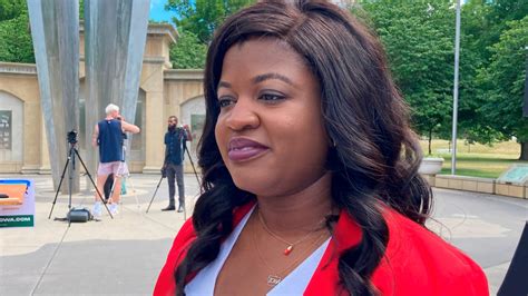 2022 Election Deidre Dejear Challenges Kim Reynolds To 3 Debates