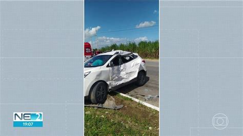 Vídeo Acidente na PE 62 envolvendo prefeito de Goiana deixa três