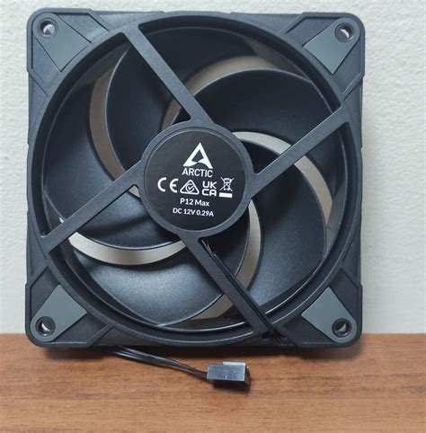 Вентилятор для корпуса ARCTIC P12 Max ACFAN00280A — купить в интернет ...