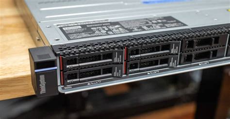 Lenovo ThinkSystem SR630 V3 1U Rack Server — Intel Xeon Platinum 8462Y+ 32C 2.8GHz, 64GB DDR5 ECC RDIMM, 2x 960GB Read-Intensive U.3 NVMe SSD (Dual-Port 25GbE SFP28 OCP 3.0 + Hardware RAID) (7D71-8462Y-64G-2X960NV-25G)