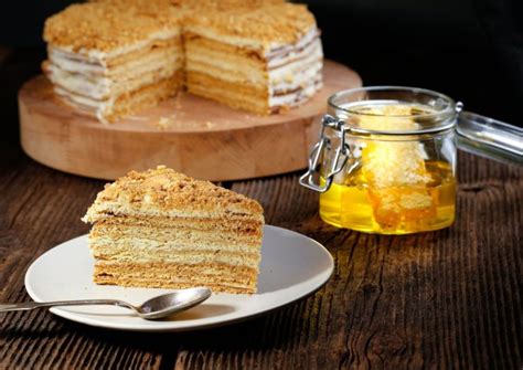 Mit Schmand And Kondensmilch Russischer Honigkuchen Für Genießer Süße Rezepte
