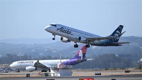 Alaska Air to buy Hawaiian Airlines for around $1.9B