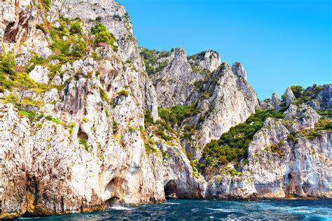 Discover The Island Of Capri In Italy – TRAVOH