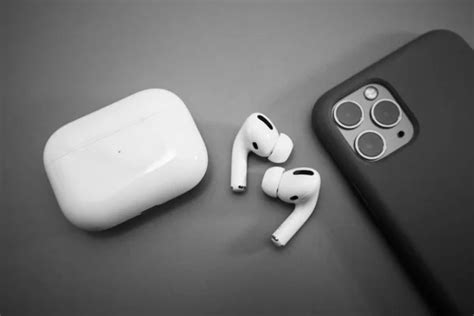 Airpods Pro Fotos De Stock Imágenes De Airpods Pro Sin Royalties Depositphotos