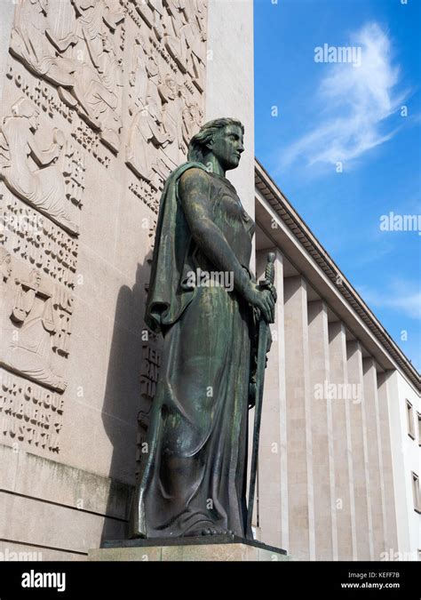 Thetis goddess statue hi-res stock photography and images - Alamy