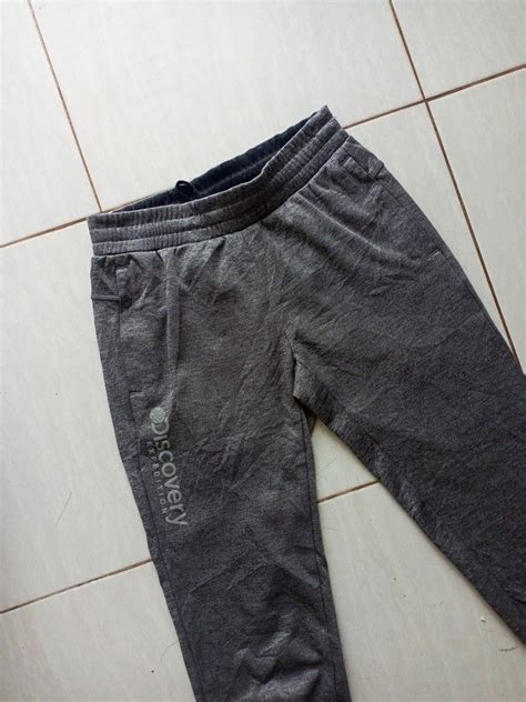 Discovery Trackpants Fesyen Pria Pakaian Bawahan Di Carousell