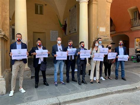 Lega Flash Mob Contro Il Burqa In Luoghi Pubblici Reggiosera