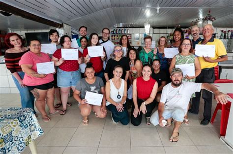 Moradores Da Vigorelli Recebem Certificado De Curso De Aperfei Oamento