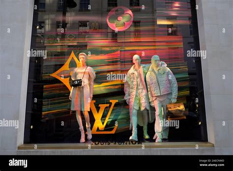 Mannequins Store Display Hi Res Stock Photography And Images Alamy