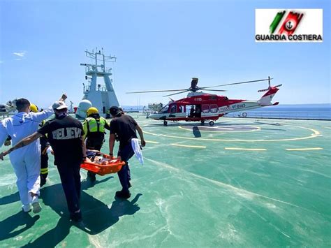 Ha Un Malore Sul Traghetto Bulgaro Soccorso A Porto Torres E Portato