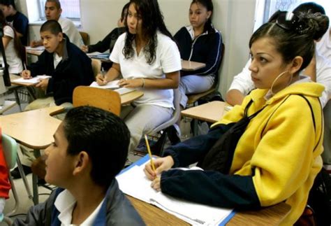 Arizona Aprueba 7 000 En Vales Escolares Para Que Estudiantes Vayan A