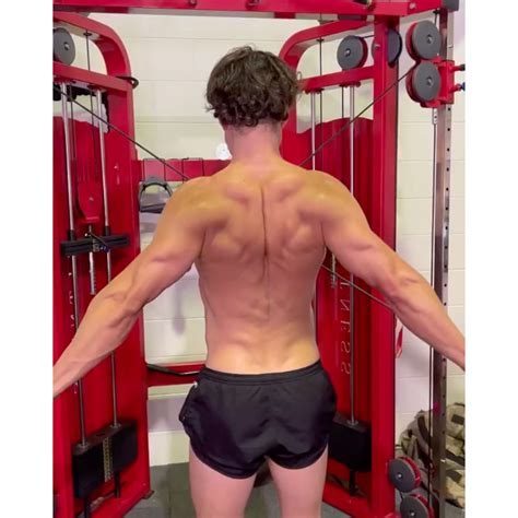 Orlando Bloom Shirtless Sweaty Workout: Photos | Us Weekly