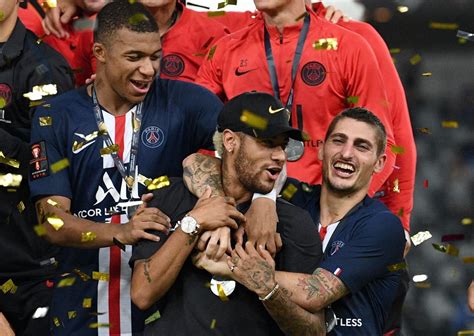 Ăn Mừng Siêu Cúp Nước Pháp Lần Thứ 9 Cùng Psg Neymar Bị… Mbappe đẩy Ra