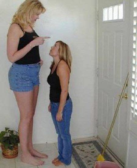 The Worlds Tallest Women 59 Pics