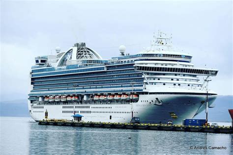 Por Primera Vez Arribó Ushuaia El Crucero Emerald Princess Con Capacidad Para 3100 Pasajeros