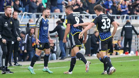 Liga Pokalschreck Saarbr Cken Berrascht Auch Dresden Sports