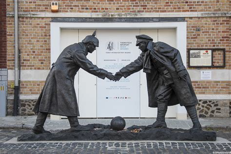 Christmas Truce 1914 Statue Commemorating The Christmas Tr J