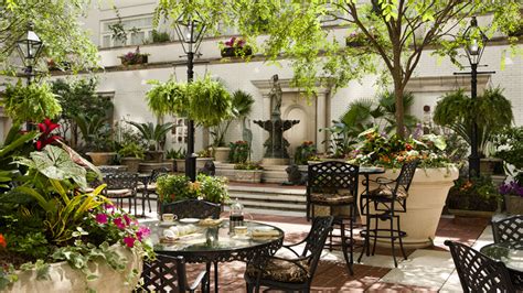 A relaxed New Orleans courtyard — catherine arensberg landscape ...