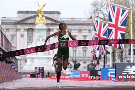 Spectaculair Marathondebuut Sifan Hassan In Londen Winst In Nieuw